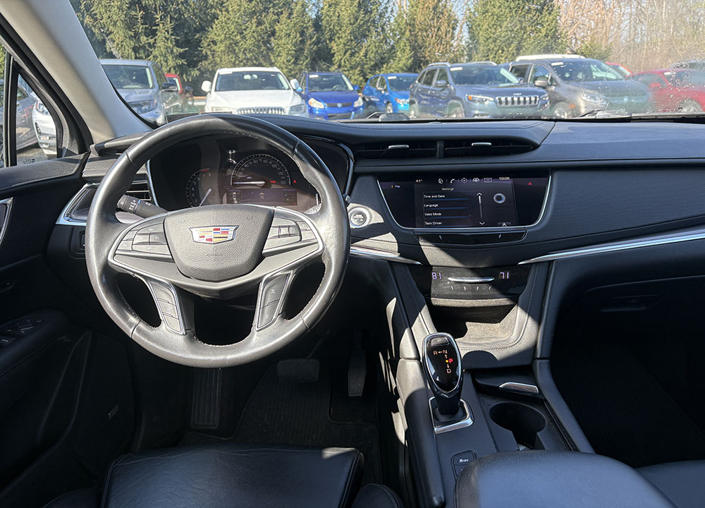 
								CADILLA XT5 LUXURY full									