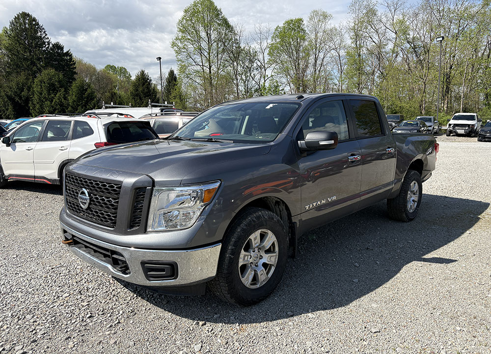 
								NISSAN TITAN SV CREW CAB full									