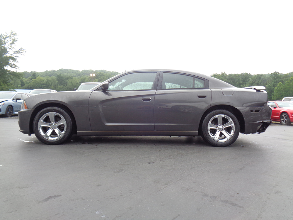 
								2014 Dodge Charger SE full									