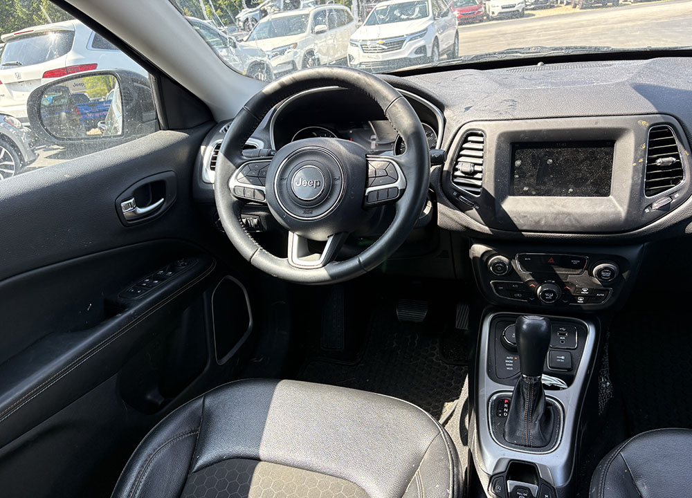 
								JEEP COMPASS LATITUDE full									