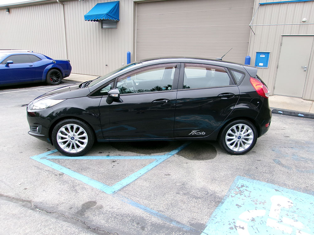 
								FORD FIESTA SE full									