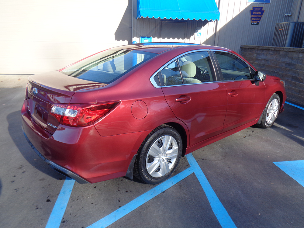 
								2018 Subaru Legacy full									