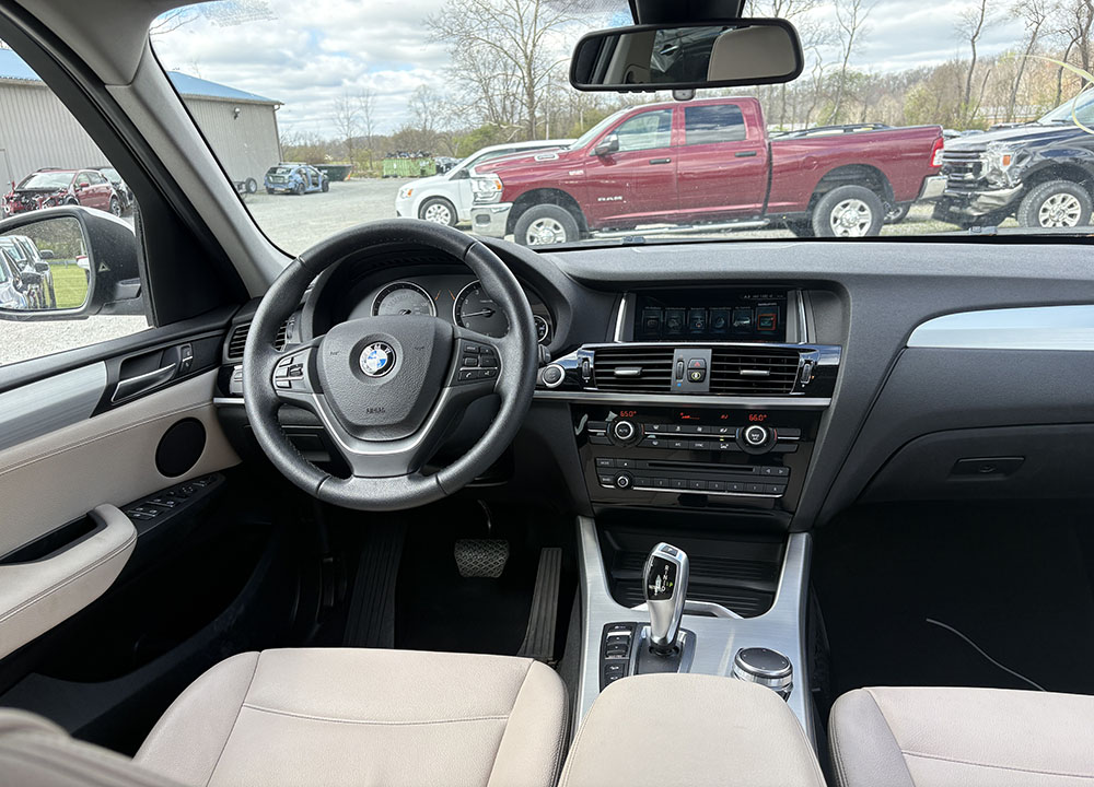 
								BMW X3 28i full									