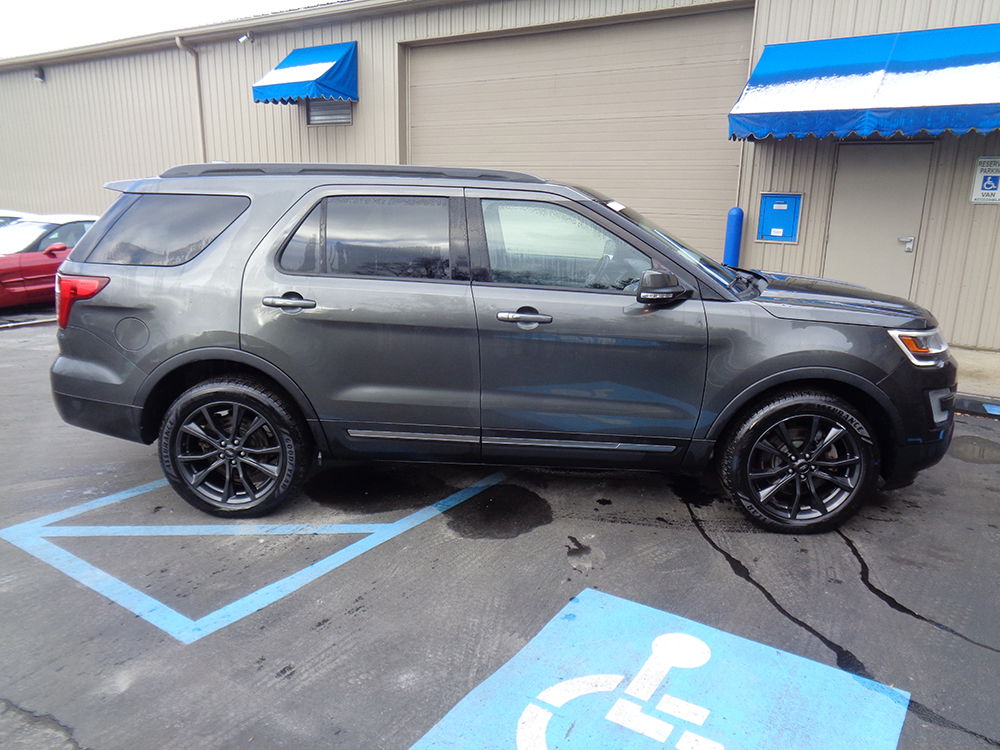 
								2017 Ford Explorer full									
