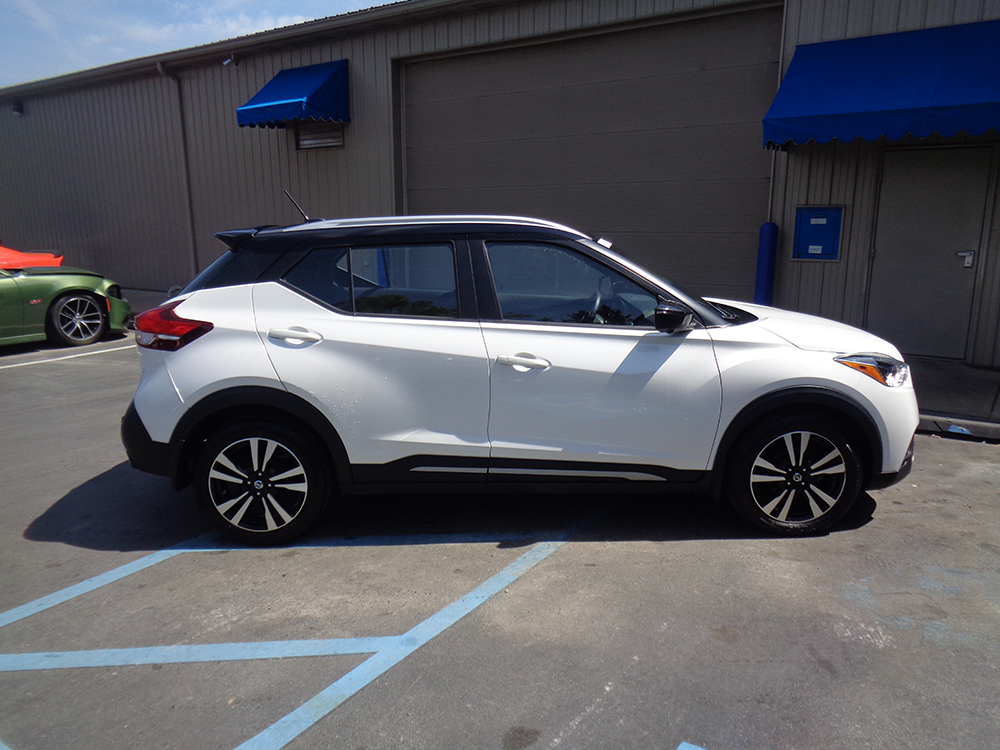 
								2020 Nissan Kicks SR full									
