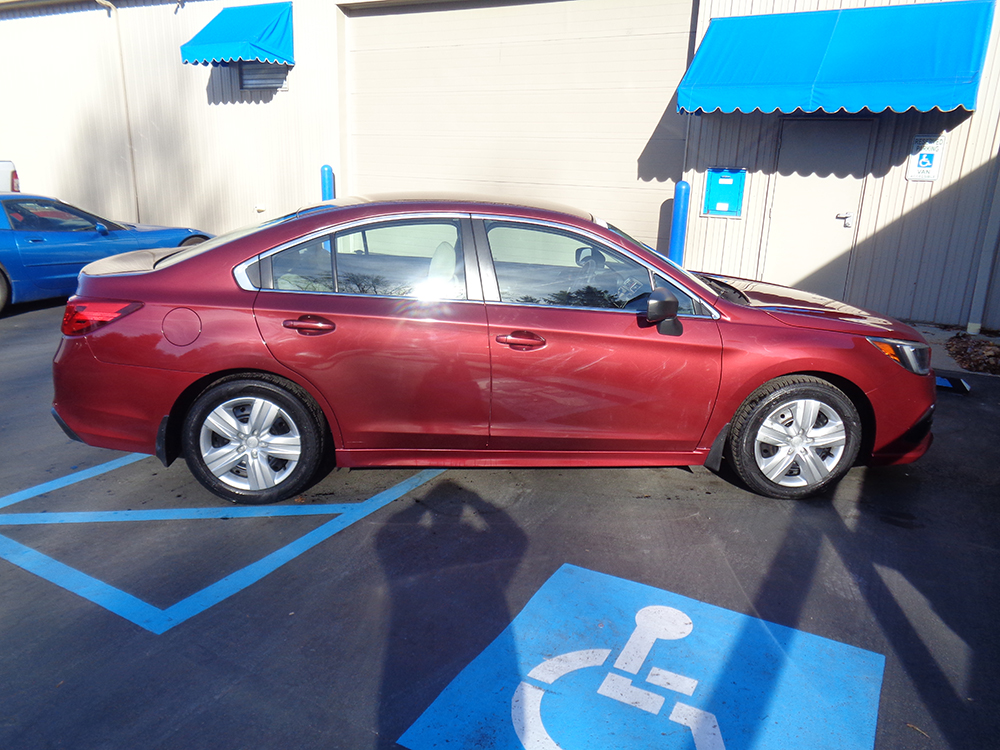 
								2018 Subaru Legacy full									