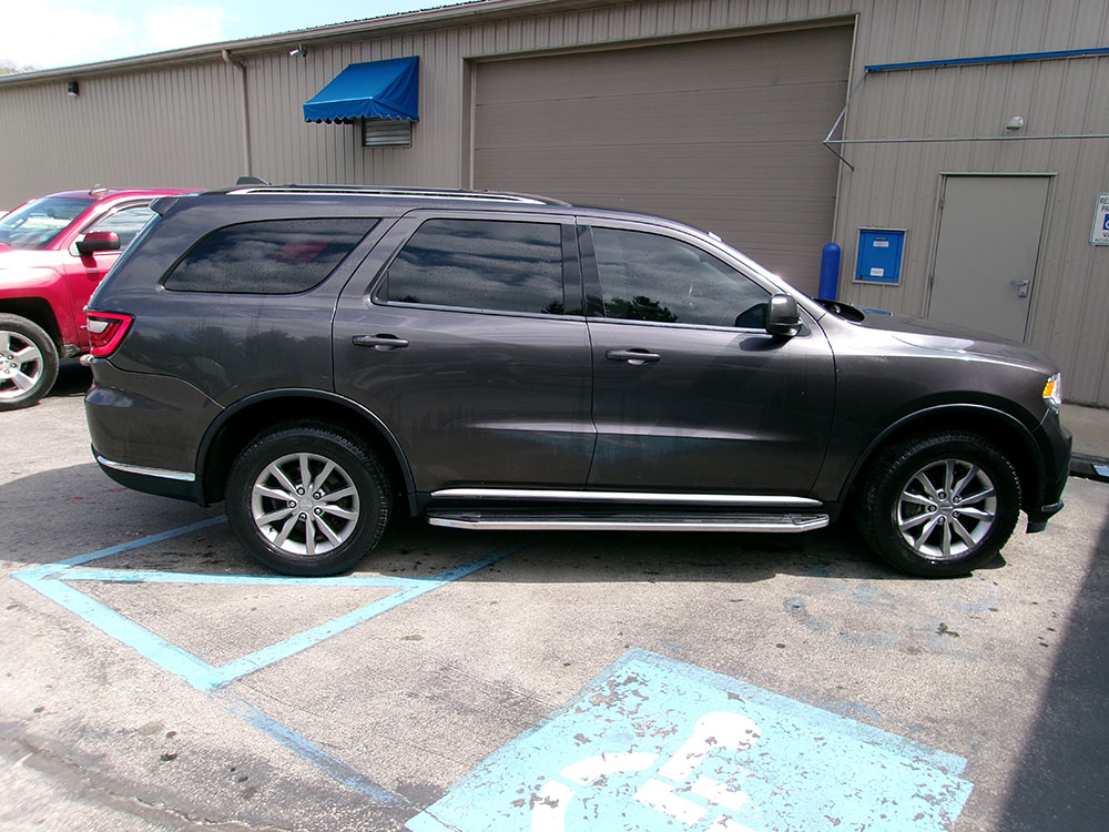 
								DODGE DURANGO SXT full									