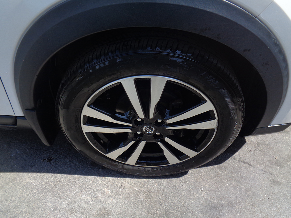 
								2020 Nissan Kicks SR full									