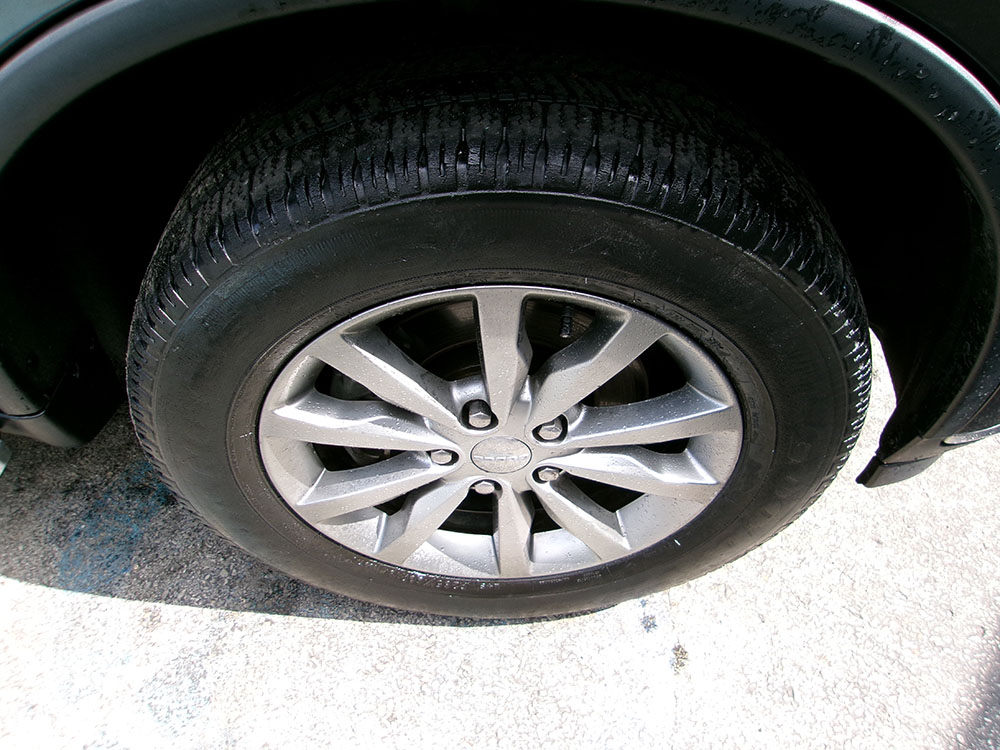 
								DODGE DURANGO SXT full									