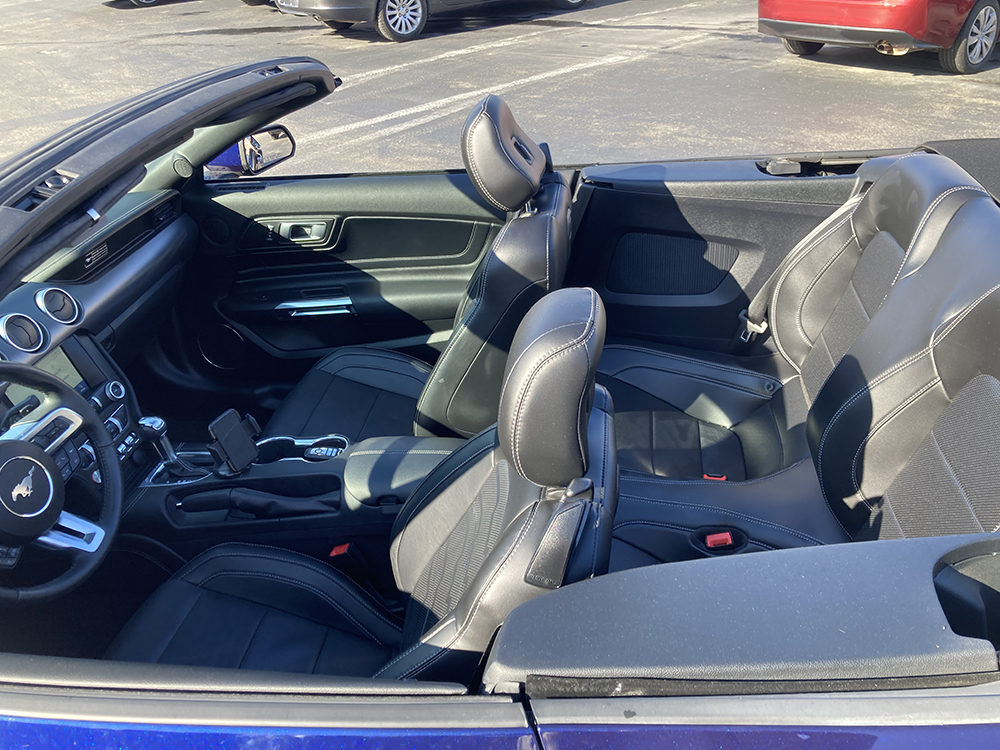 
								FORD MUSTANG GT PREMIUM full									