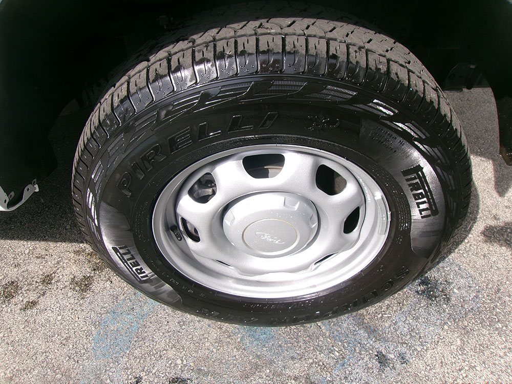 
								FORD F-150 XL REG CAB 8′ BED full									