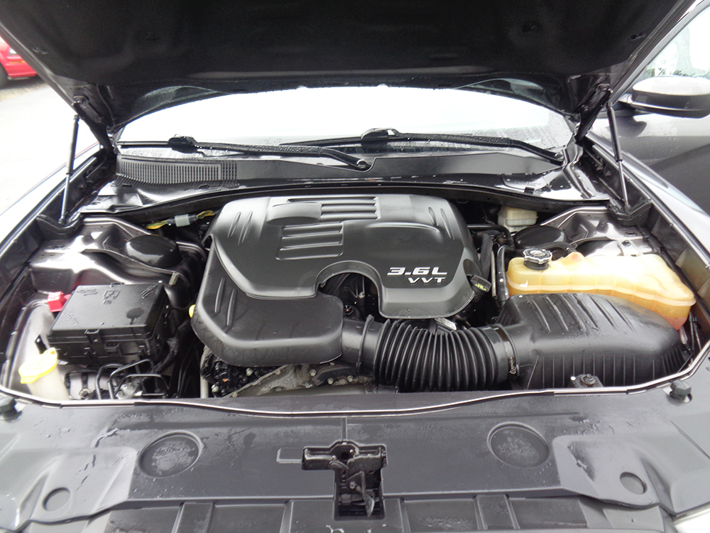 
								2014 Dodge Charger SE full									