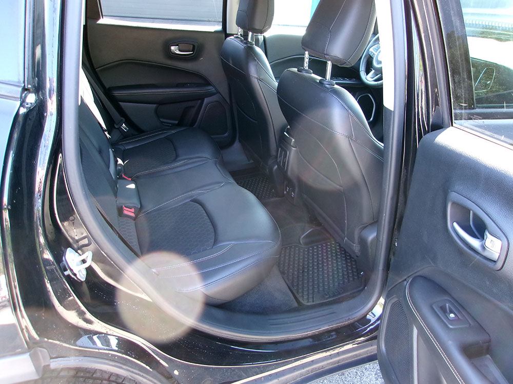 
								JEEP COMPASS LATITUDE full									