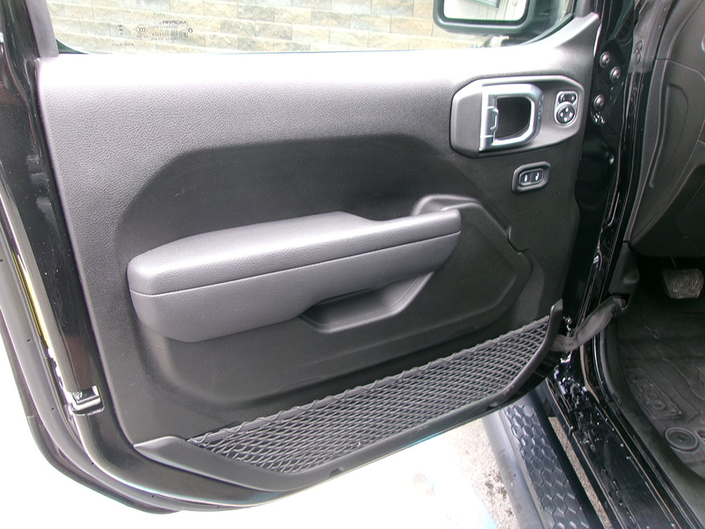 
								JEEP WRANGLER UNLIMITED SPORT S full									