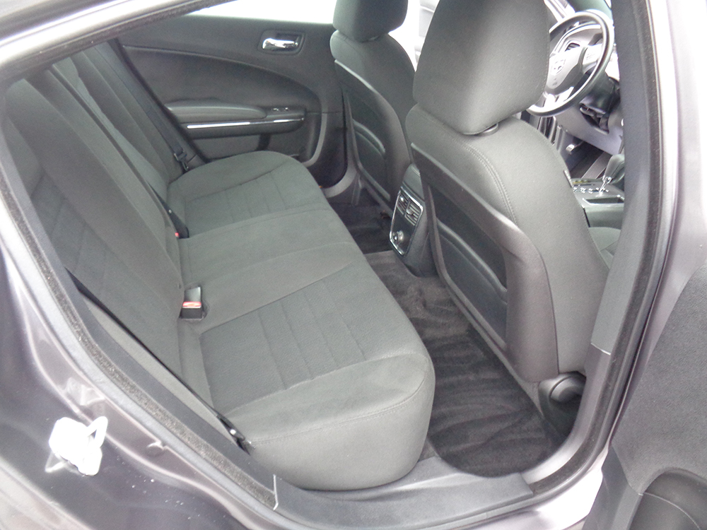 
								2014 Dodge Charger SE full									