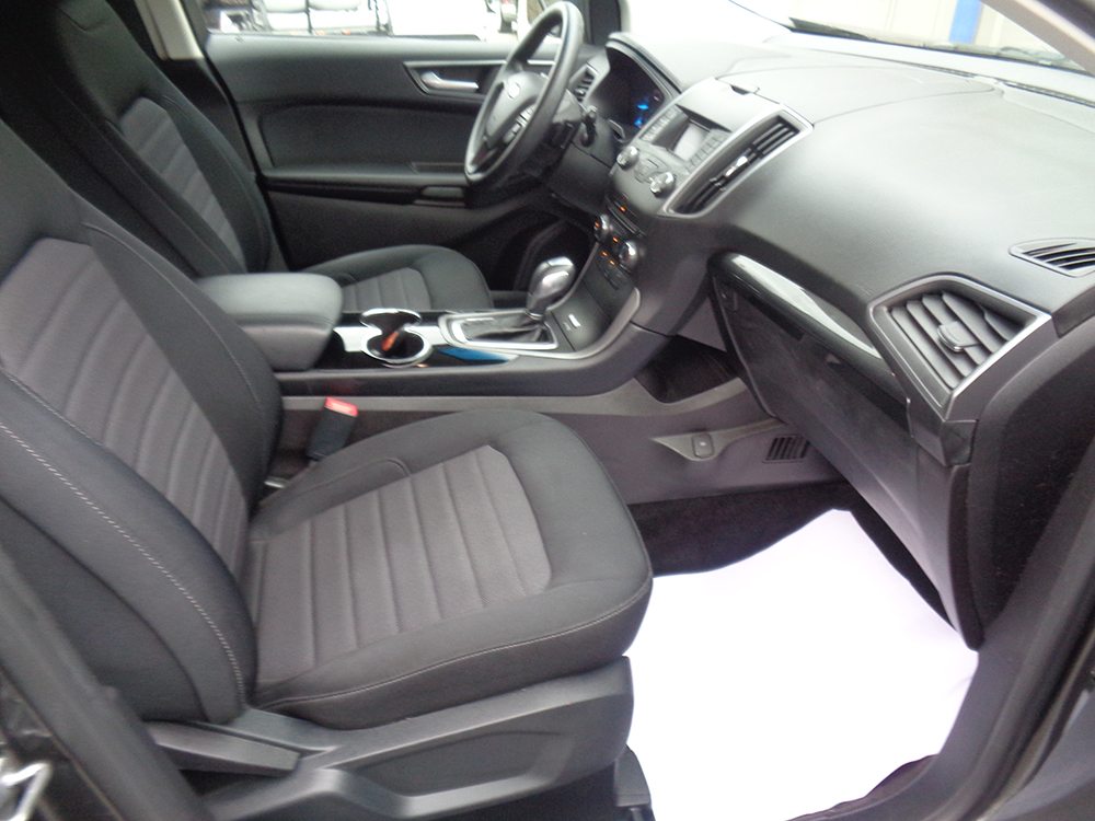 
								2017 Ford Edge SE full									