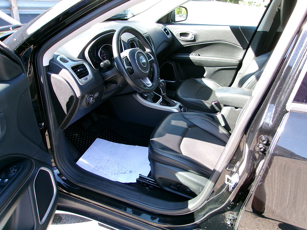 
								JEEP COMPASS LATITUDE full									