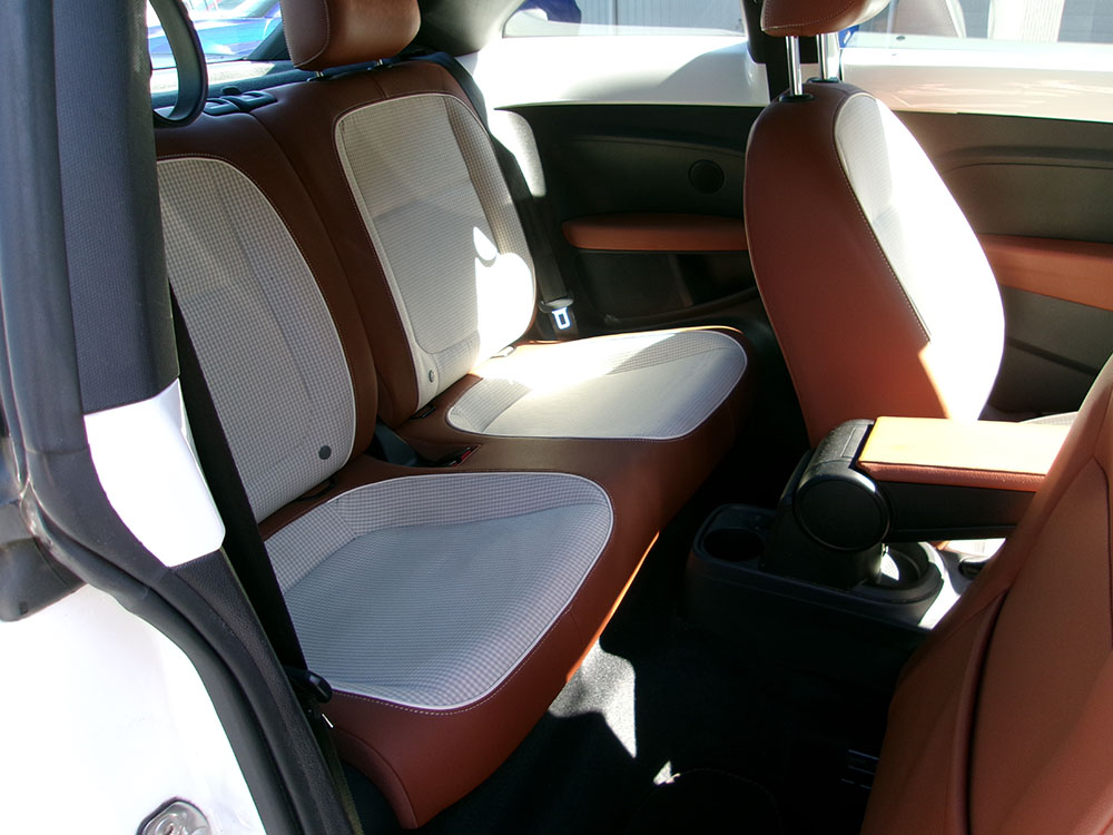 
								VOLKSWAGEN BEETLE full									
