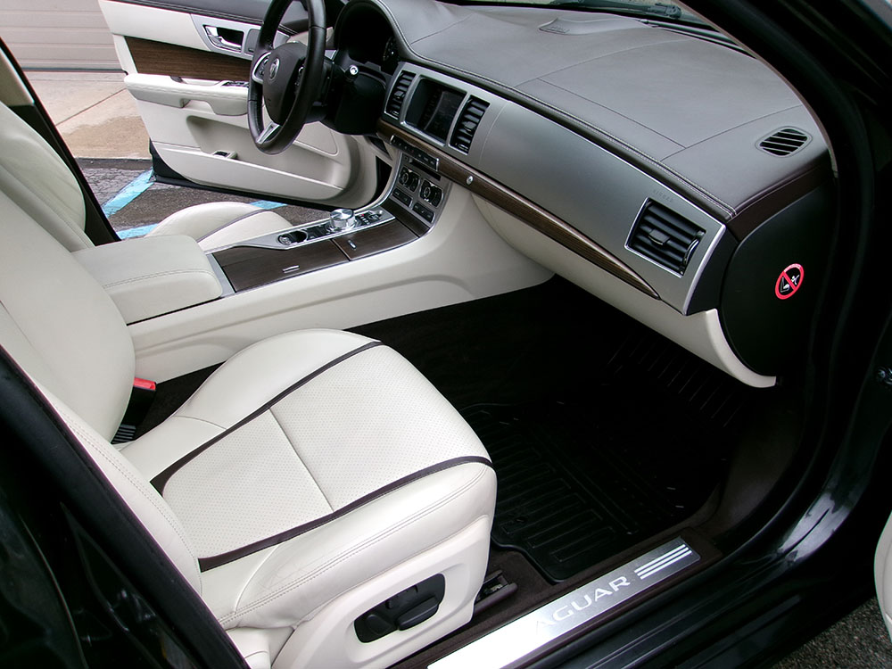 
								JAGUAR XF PORTFOLIO full									
