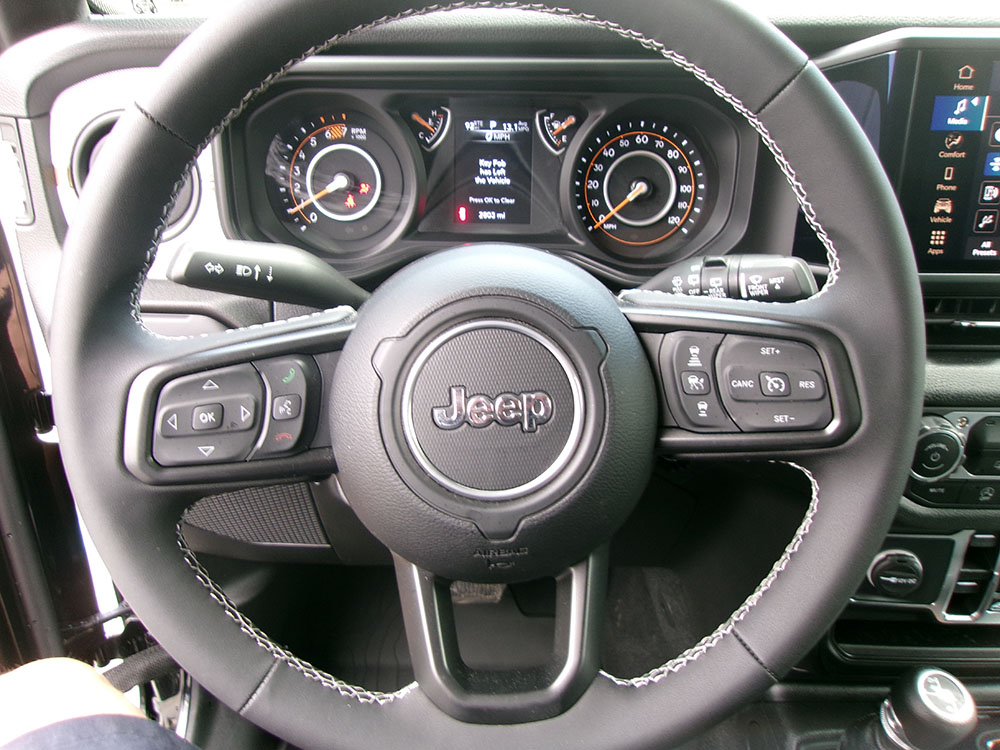 
								JEEP WRANGLER UNLIMITED SPORT S full									