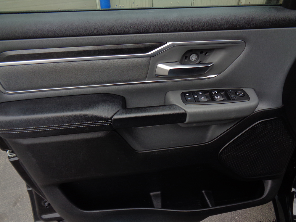 
								2019 RAM 1500 Big Horn Crew Cab full									