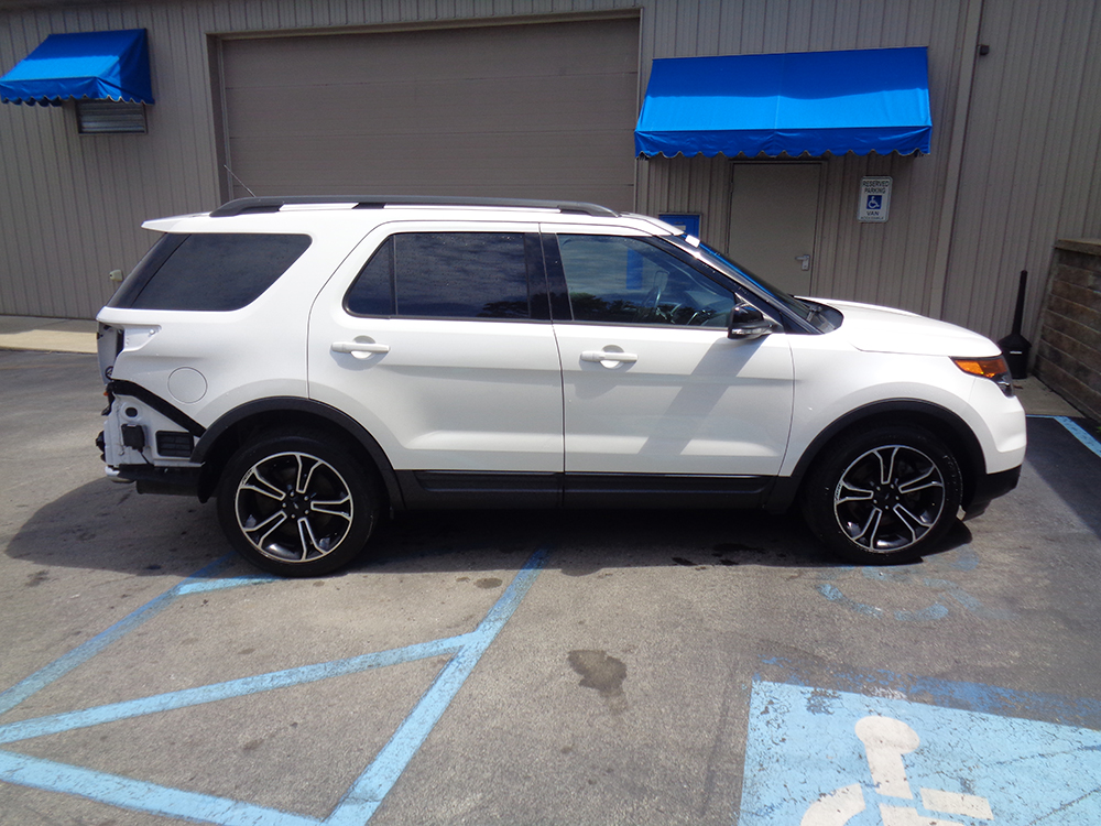 
								2015 Ford Explorer Sport full									