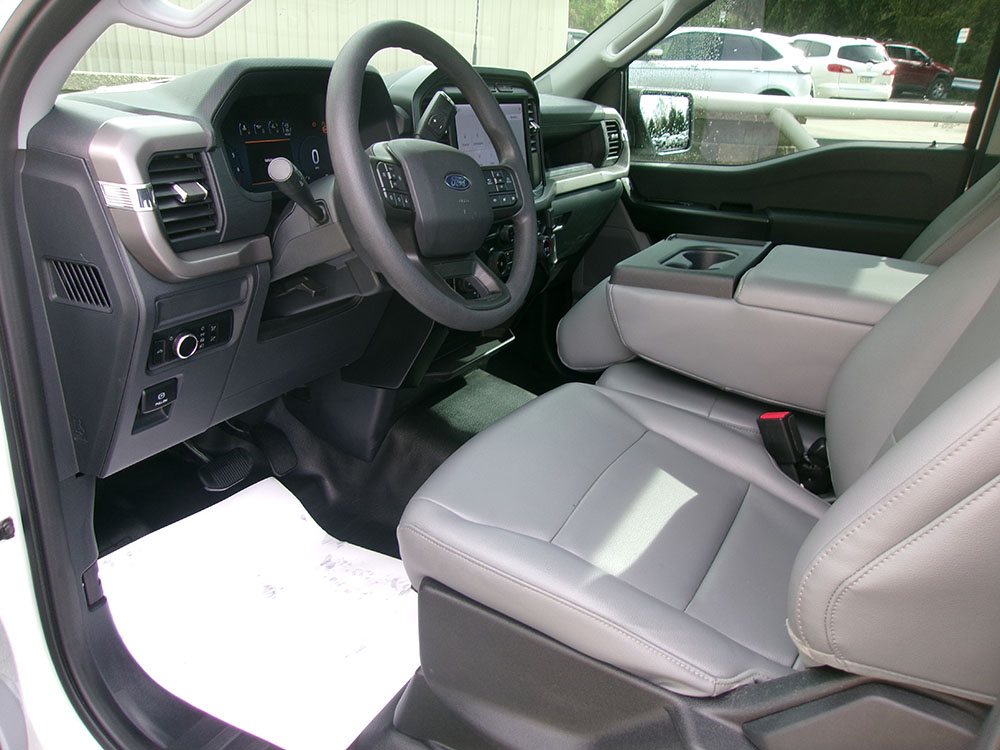 
								FORD F-150 XL REG CAB 8′ BED full									