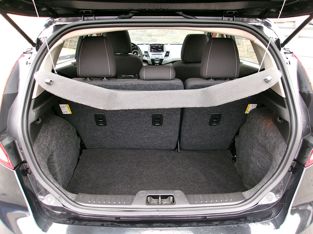 
								FORD FIESTA SE full									