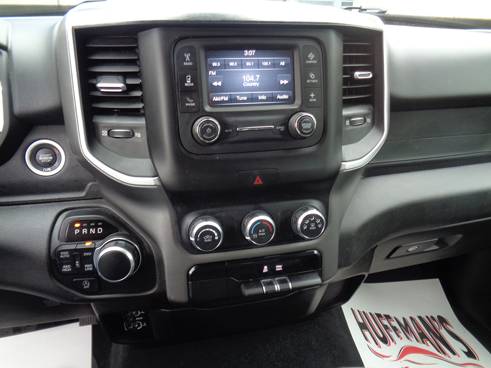 
								2019 RAM 1500 Big Horn Crew Cab full									