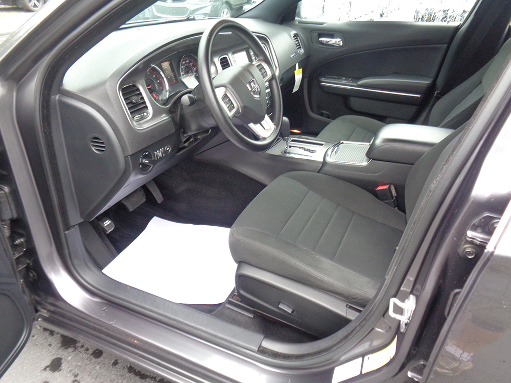 
								2014 Dodge Charger SE full									