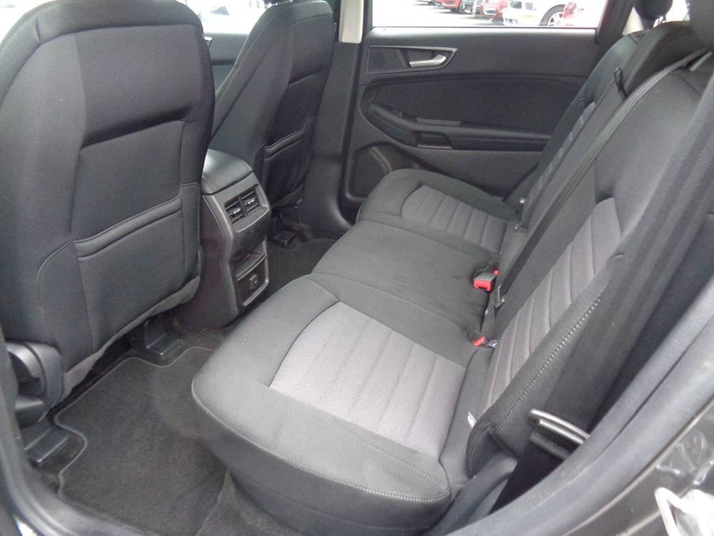 
								2017 Ford Edge SE full									