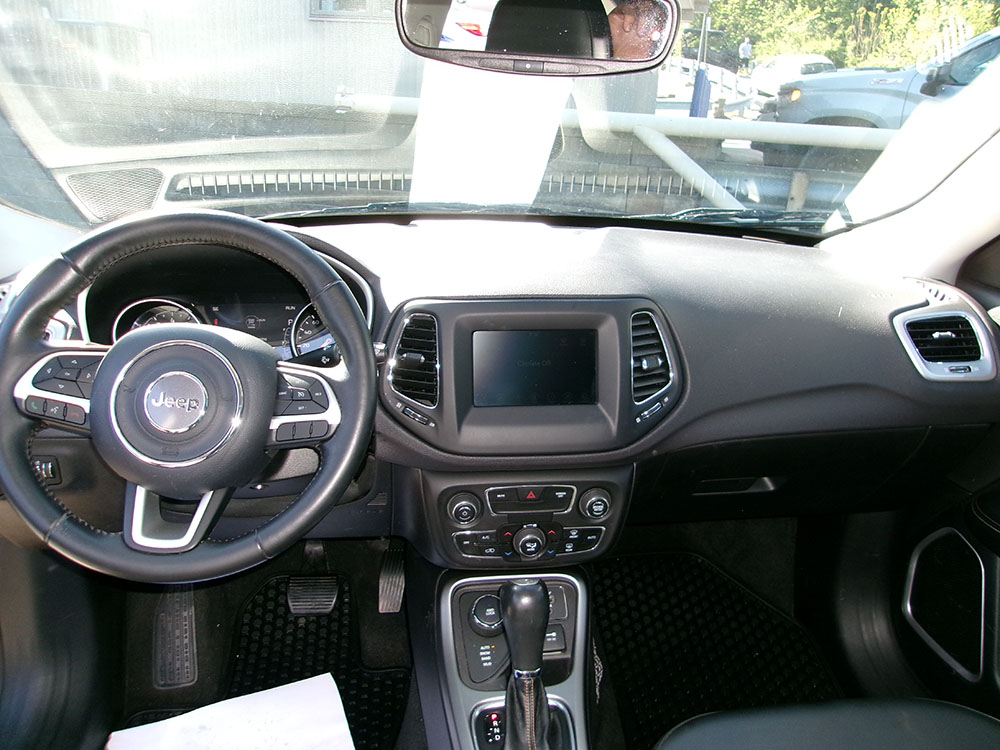 
								JEEP COMPASS LATITUDE full									
