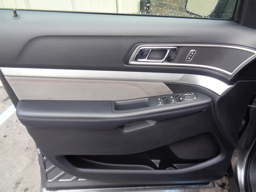 
								2017 Ford Explorer full									