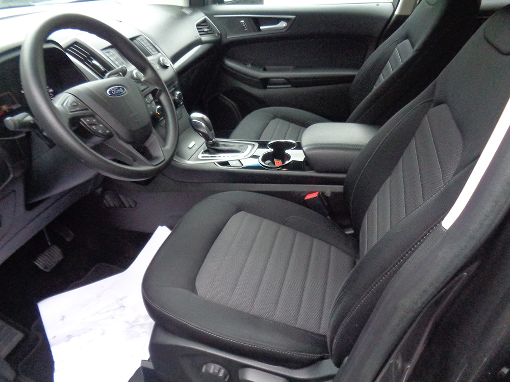 
								2017 Ford Edge SE full									