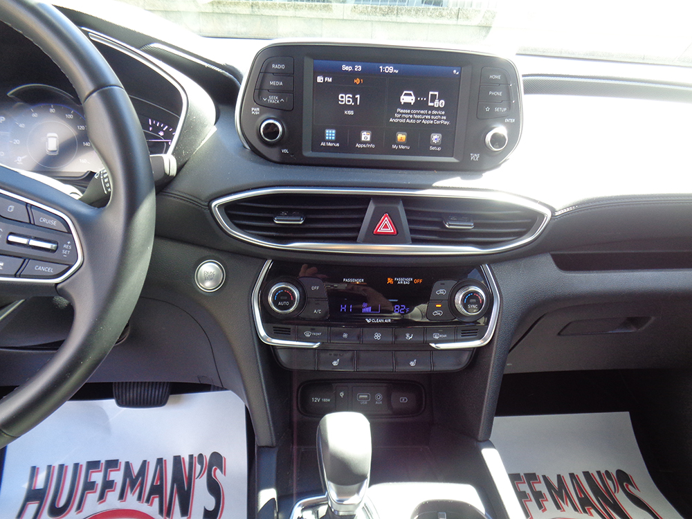 
								2020 Hyundai Santa Fe SEL full									
