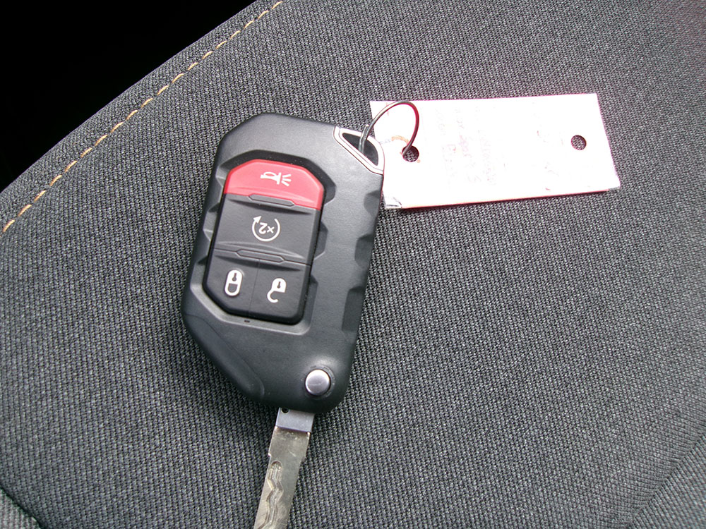 
								JEEP WRANGLER UNLIMITED SPORT S full									