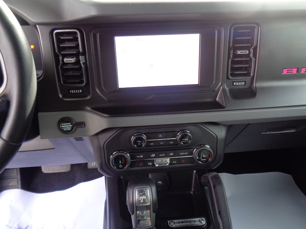 
								2022 Ford Bronco Big Bend full									