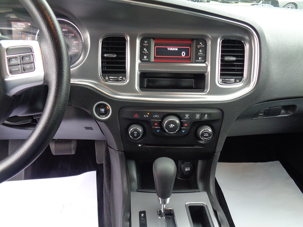 
								2014 Dodge Charger SE full									