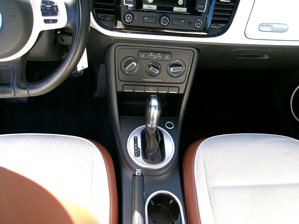 
								VOLKSWAGEN BEETLE full									