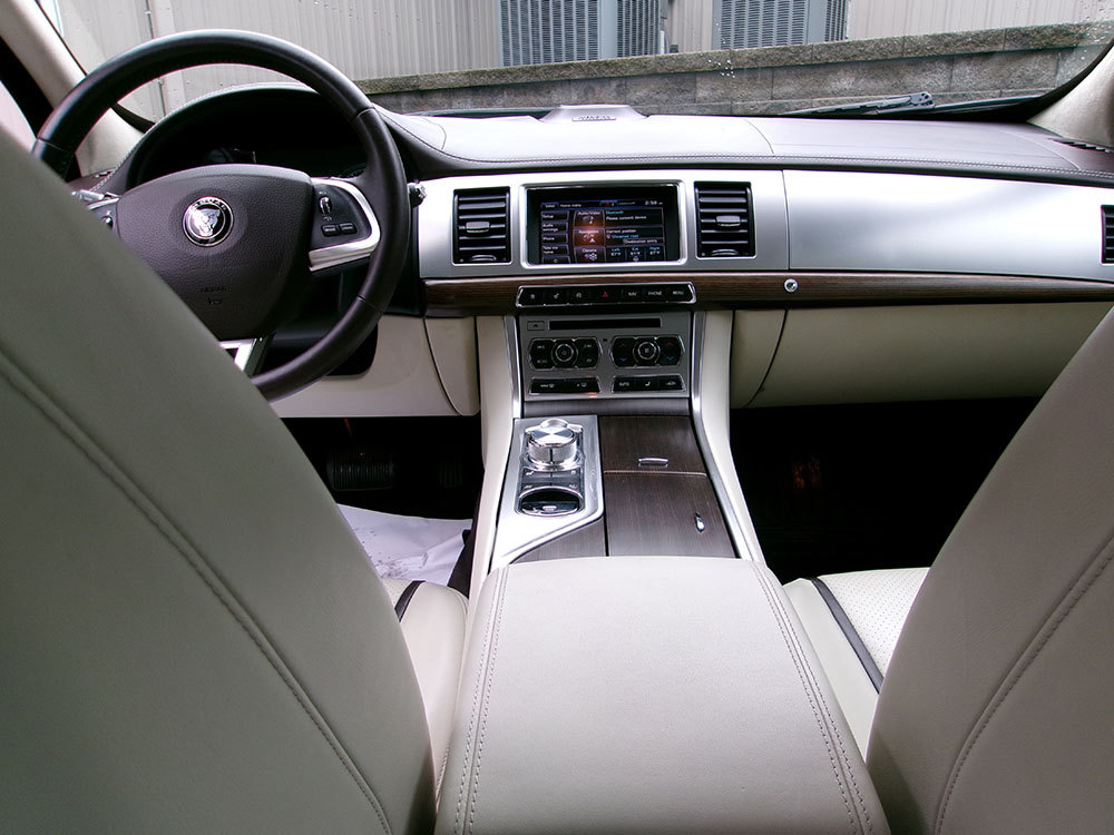 
								JAGUAR XF PORTFOLIO full									