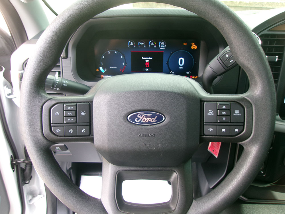 
								FORD F-150 XL REG CAB 8′ BED full									