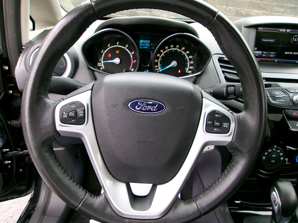 
								FORD FIESTA SE full									