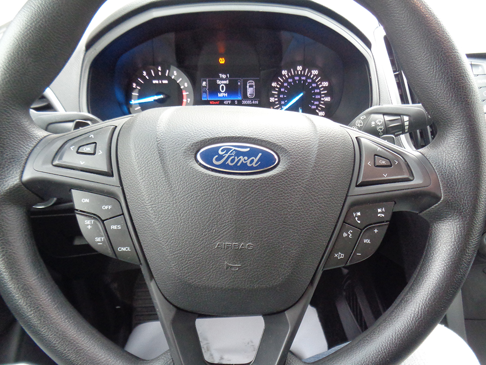 
								2017 Ford Edge SE full									