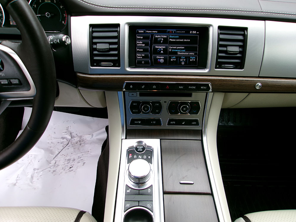 
								JAGUAR XF PORTFOLIO full									
