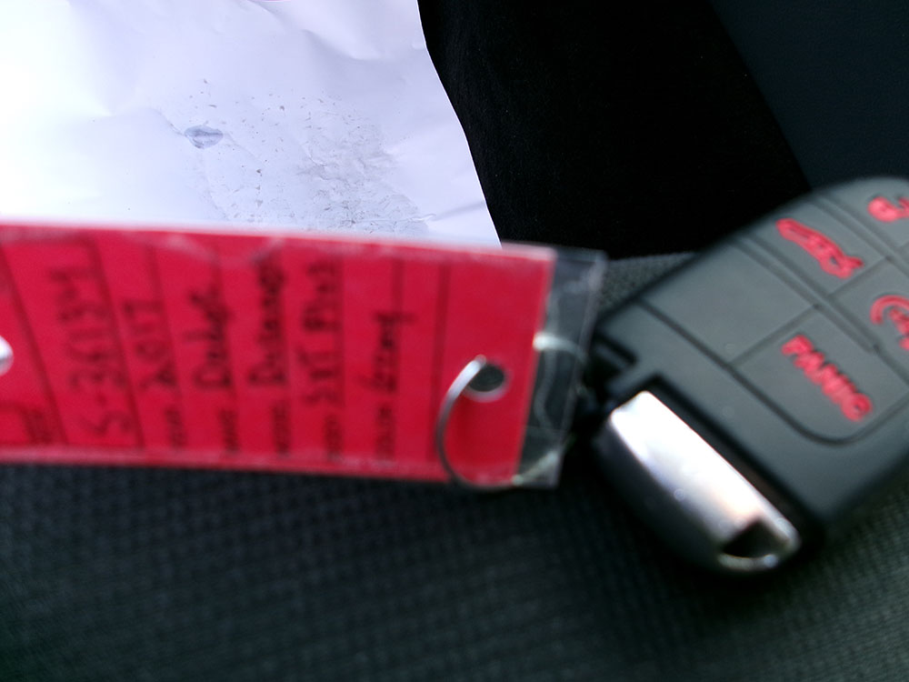 
								DODGE DURANGO SXT full									