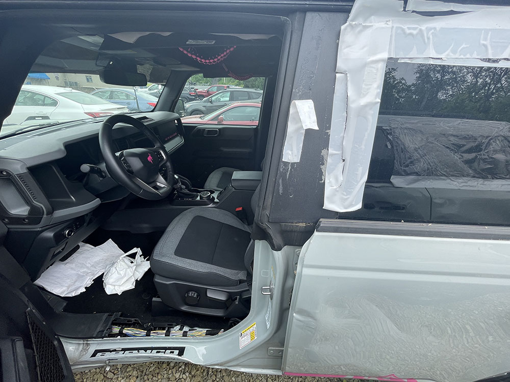 
								2022 Ford Bronco Big Bend full									