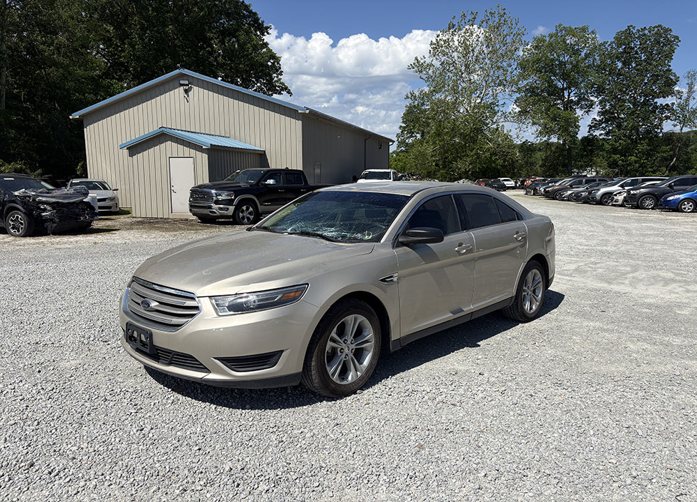2017 Ford Taurus SE FWD's photo