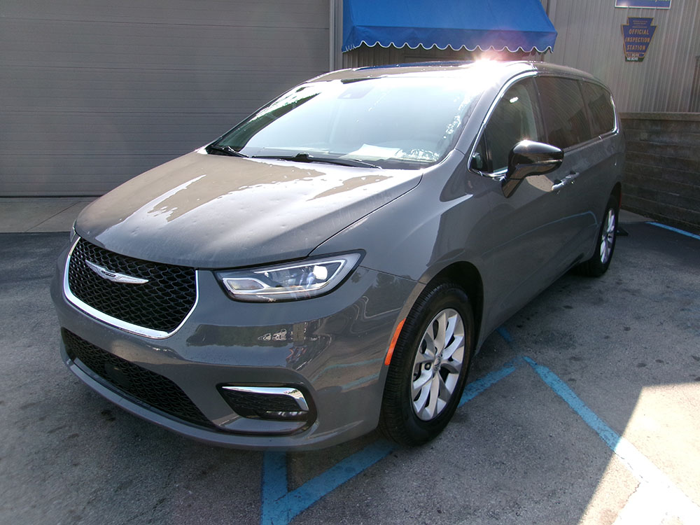 2024 Chrysler Pacifica Touring L