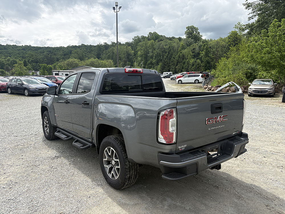 
								2022 GMC Canyon AT4 Crew Cab full									