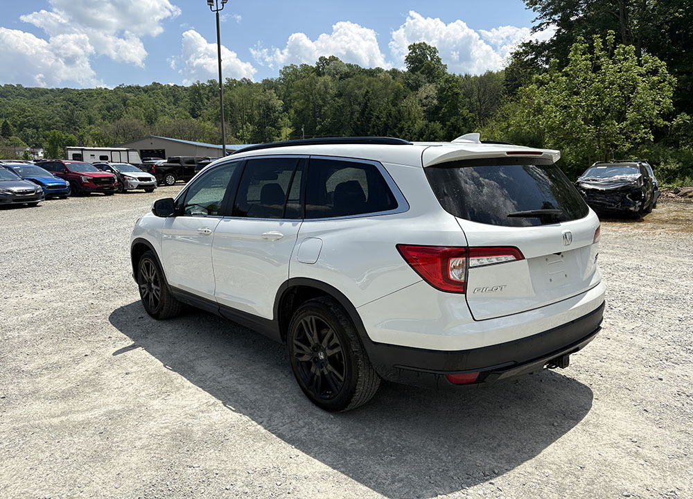 
								2022 Honda Pilot SE full									